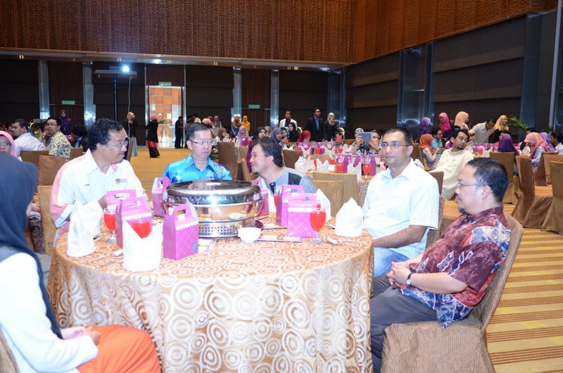 Hi tea alumni  14  084